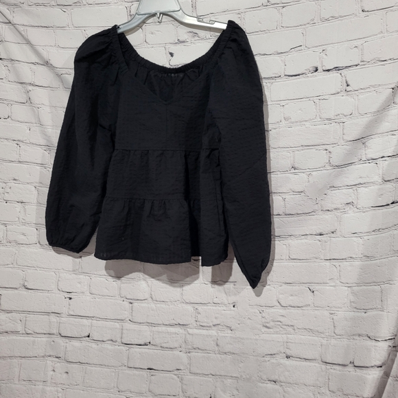 GAP Long Sleeve tiered seersucker swing top - Picture 2 of 6